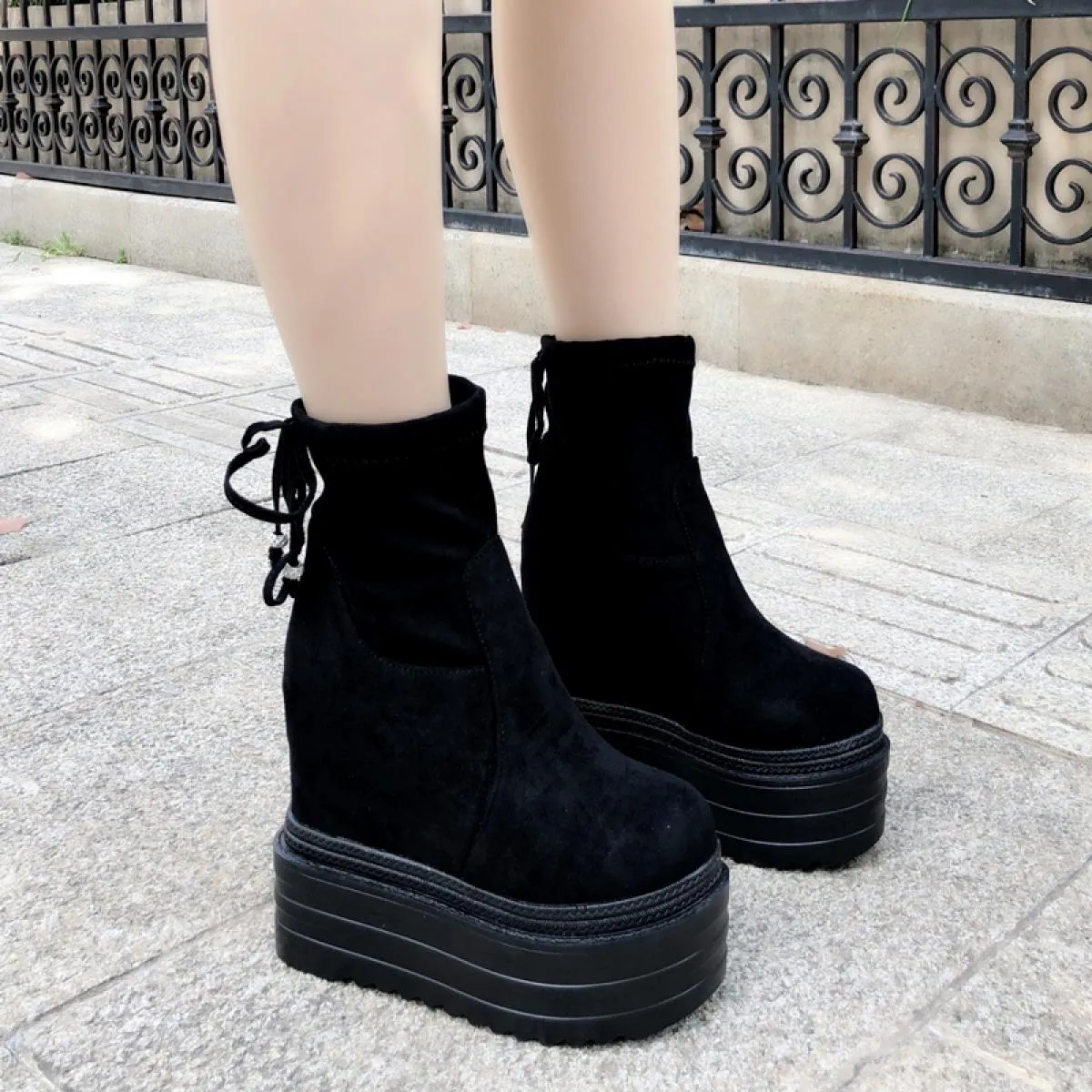 2022 Stivali da donna elastici Suola spessa 13 cm All'interno Stivali da donna più in velluto Stivali di cotone caldo con zeppa