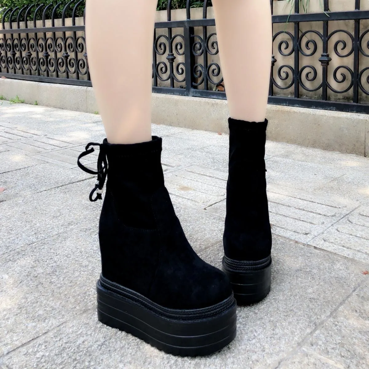 2022 Stivali da donna elastici Suola spessa 13 cm All'interno Stivali da donna più in velluto Stivali di cotone caldo con zeppa