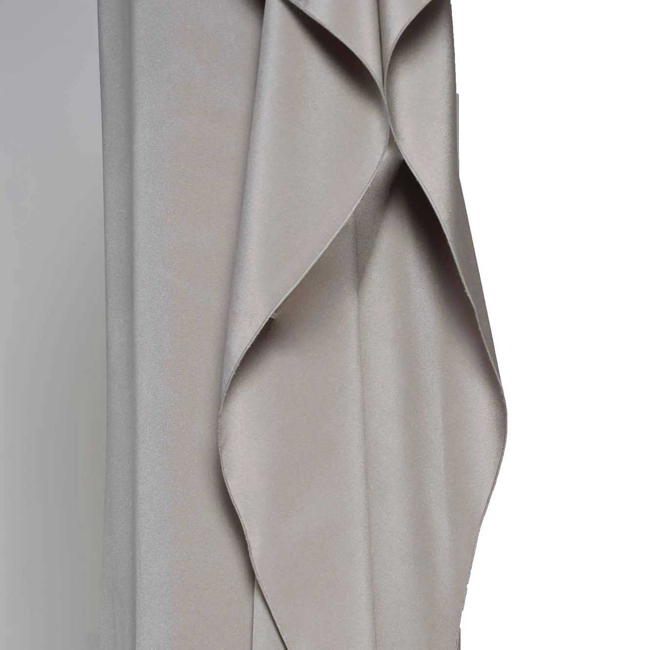 Abito Bora lungo in seta grigio perla con rouches Max Mara