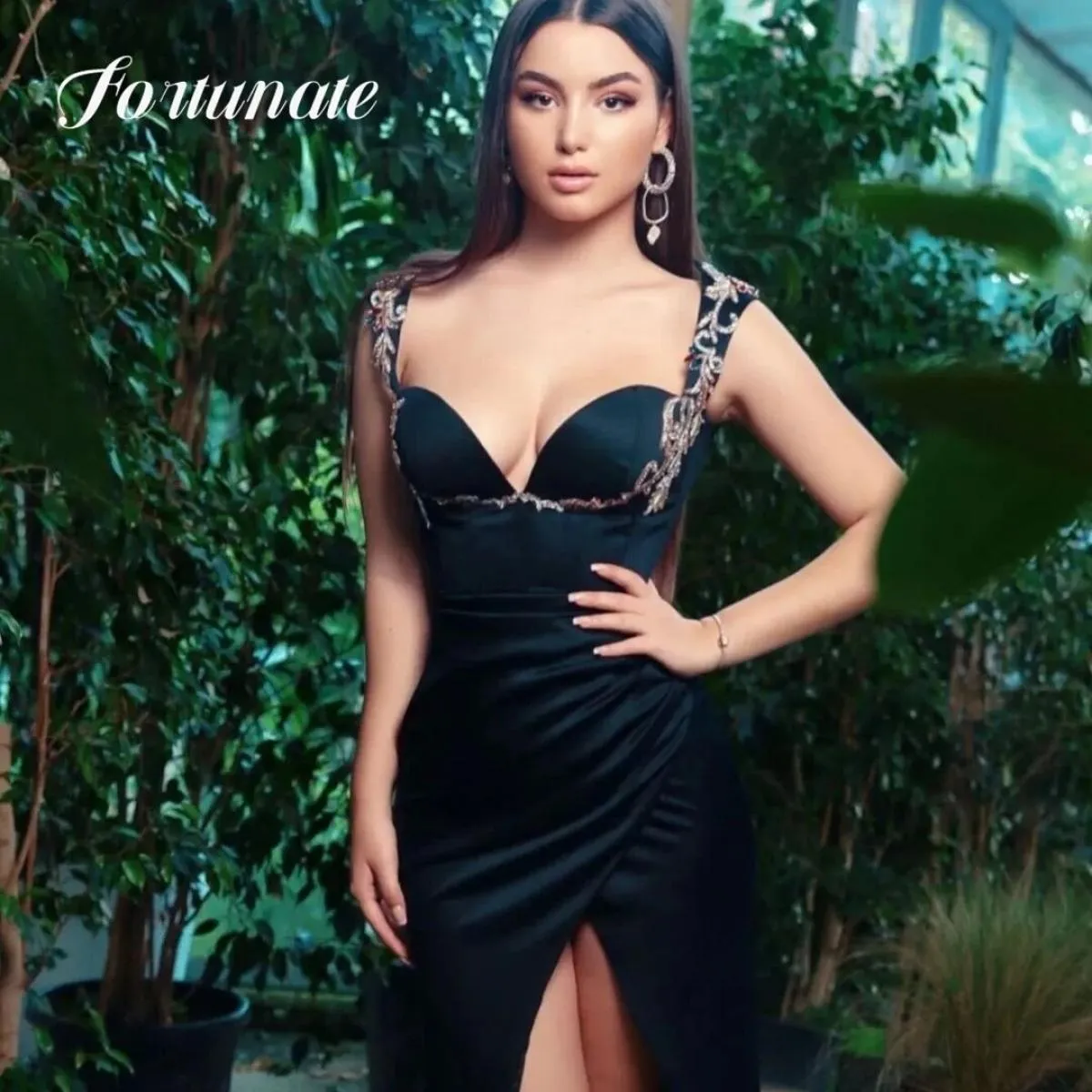 Elegante abito Quinceanera con spacco laterale Una linea senza spalline con scollo a V Cocktail Party Abito da sera per donna 20