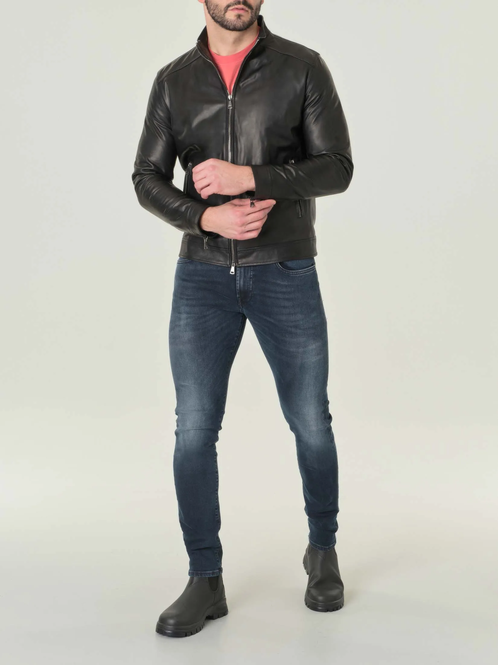 Giacca biker in pelle nera con collo alto