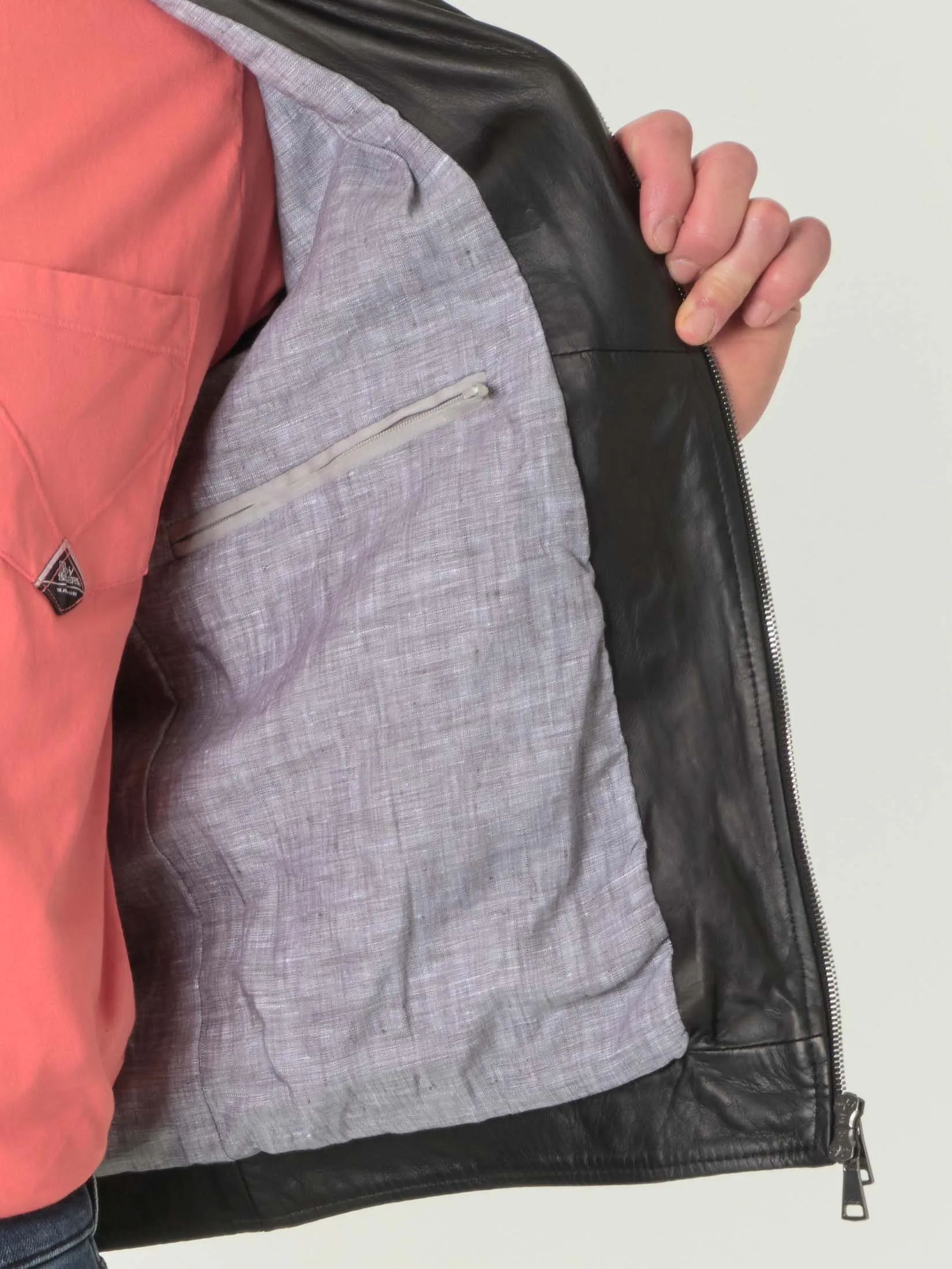Giacca biker in pelle nera con collo alto