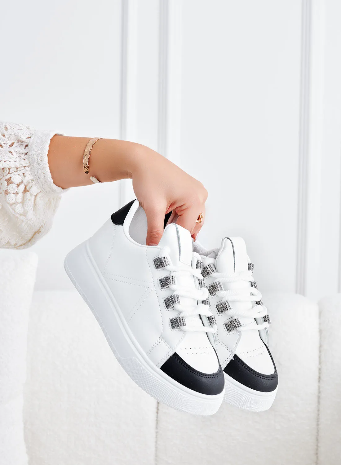 RACHELE - Sneakers bianche nere con inserti in strass