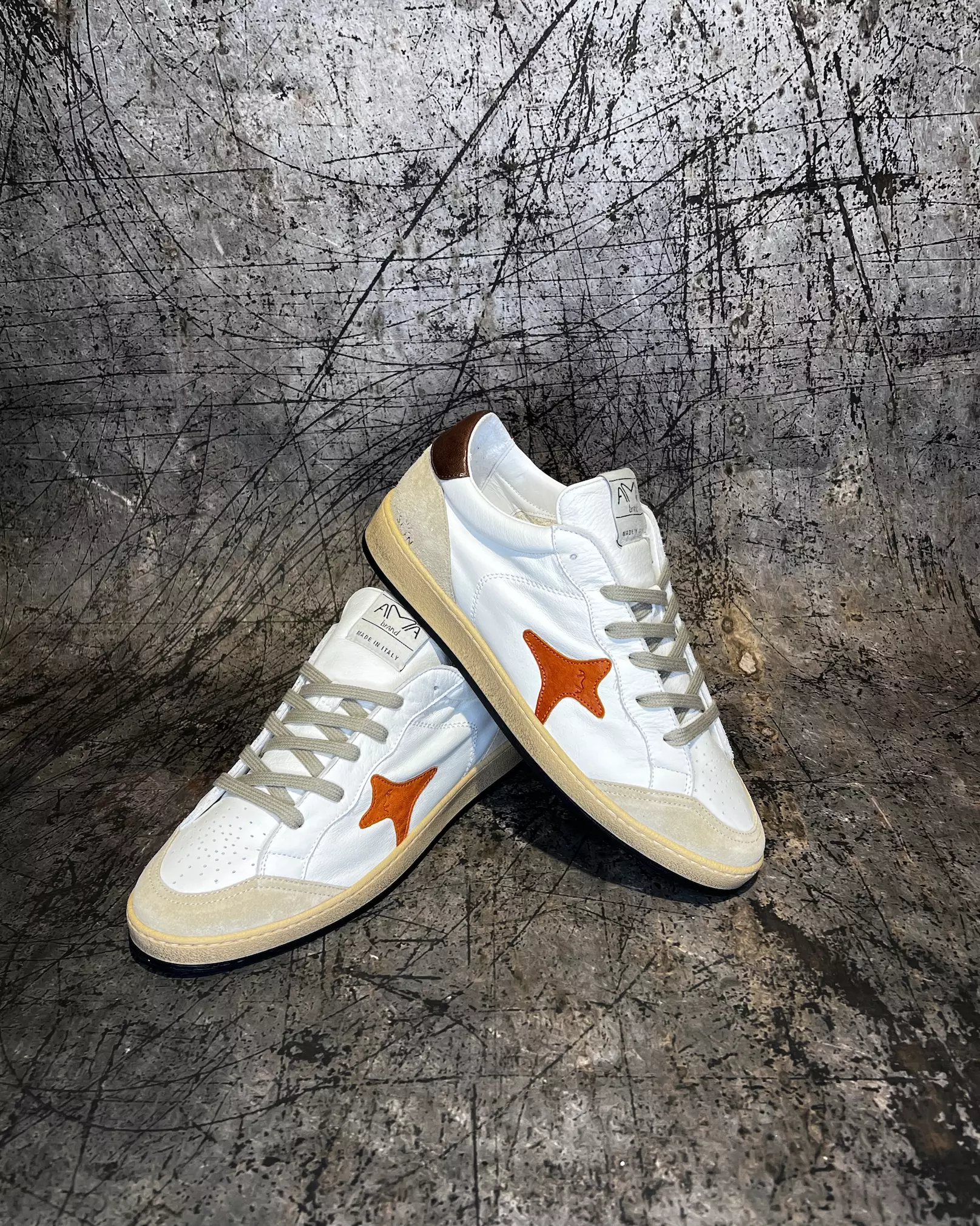 Sneakers bassa super flessibile in pelle con tallone e punta in suede corda | AMA BRAND